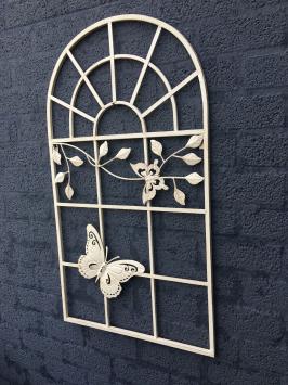 Metalen venster - vlinder - oud wit - rustieke decoratie